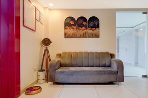 Reception - Townhouse Deva Road Lucknow (Lucknow)