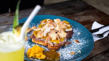 Petit déjeuner complet servi tous les jours en supplément