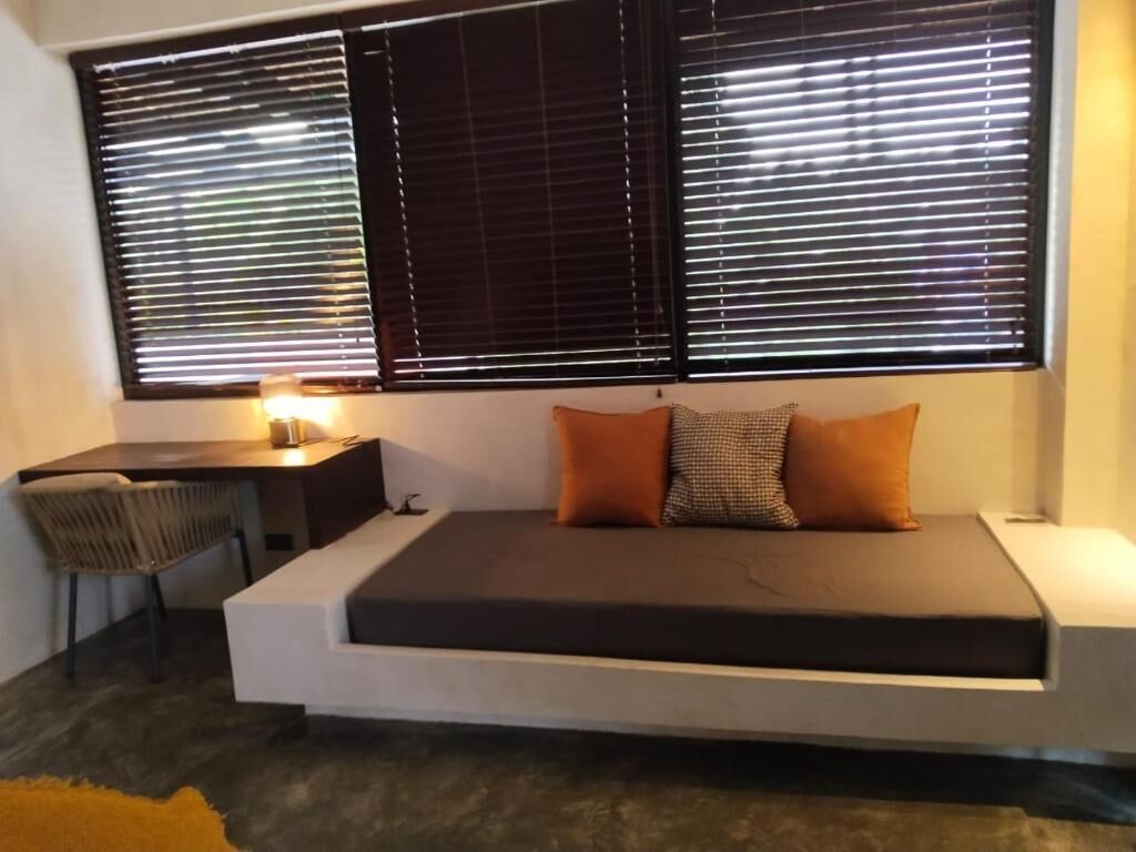 In-room safe, free WiFi