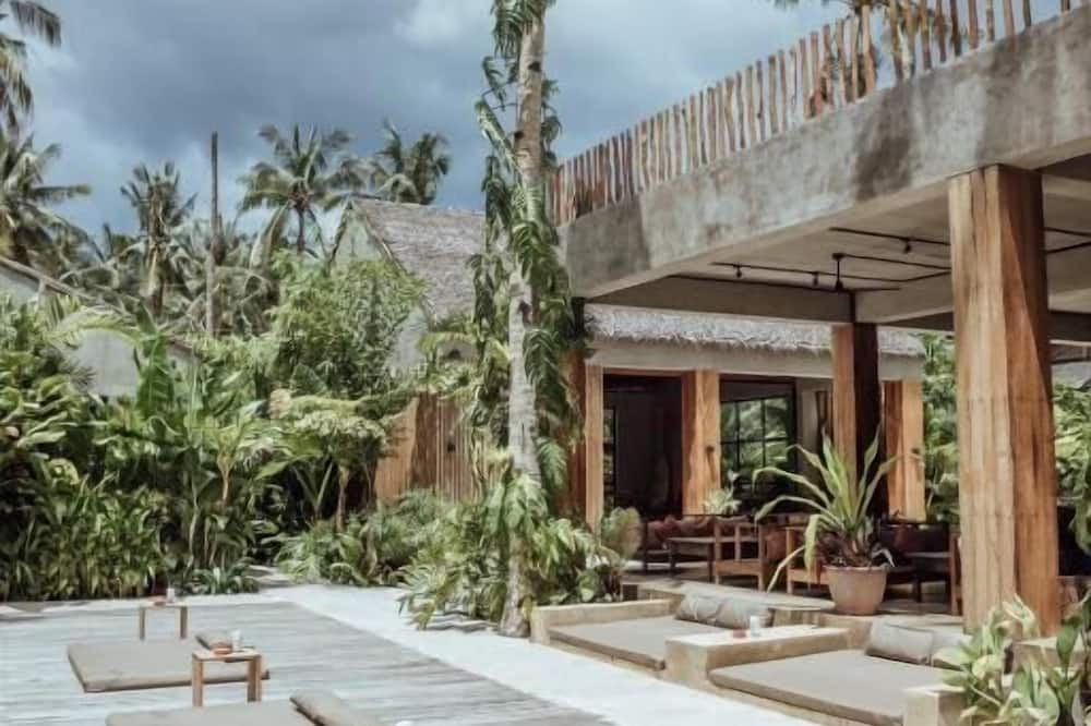 Surfing Temple Boutique Hotel