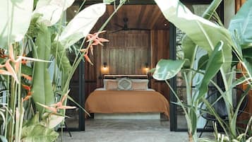 In-room safe, free WiFi