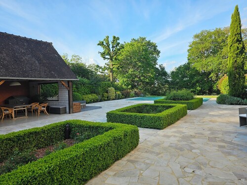 PRIVATES ANWESEN MIT POOL – APARTMENT + POOLHOUSE -  Nähe von Versailles & Paris