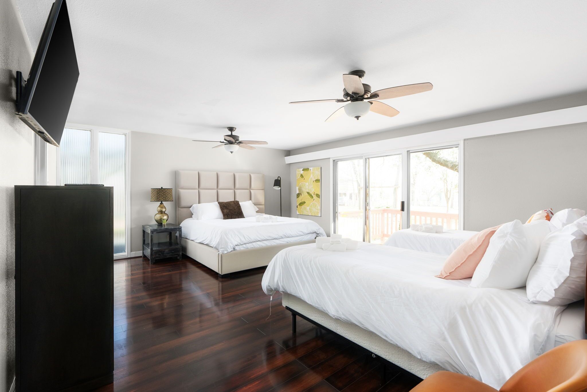 6 slaapkamers, een strijkplank/strijkijzer, gratis wifi, beddengoed