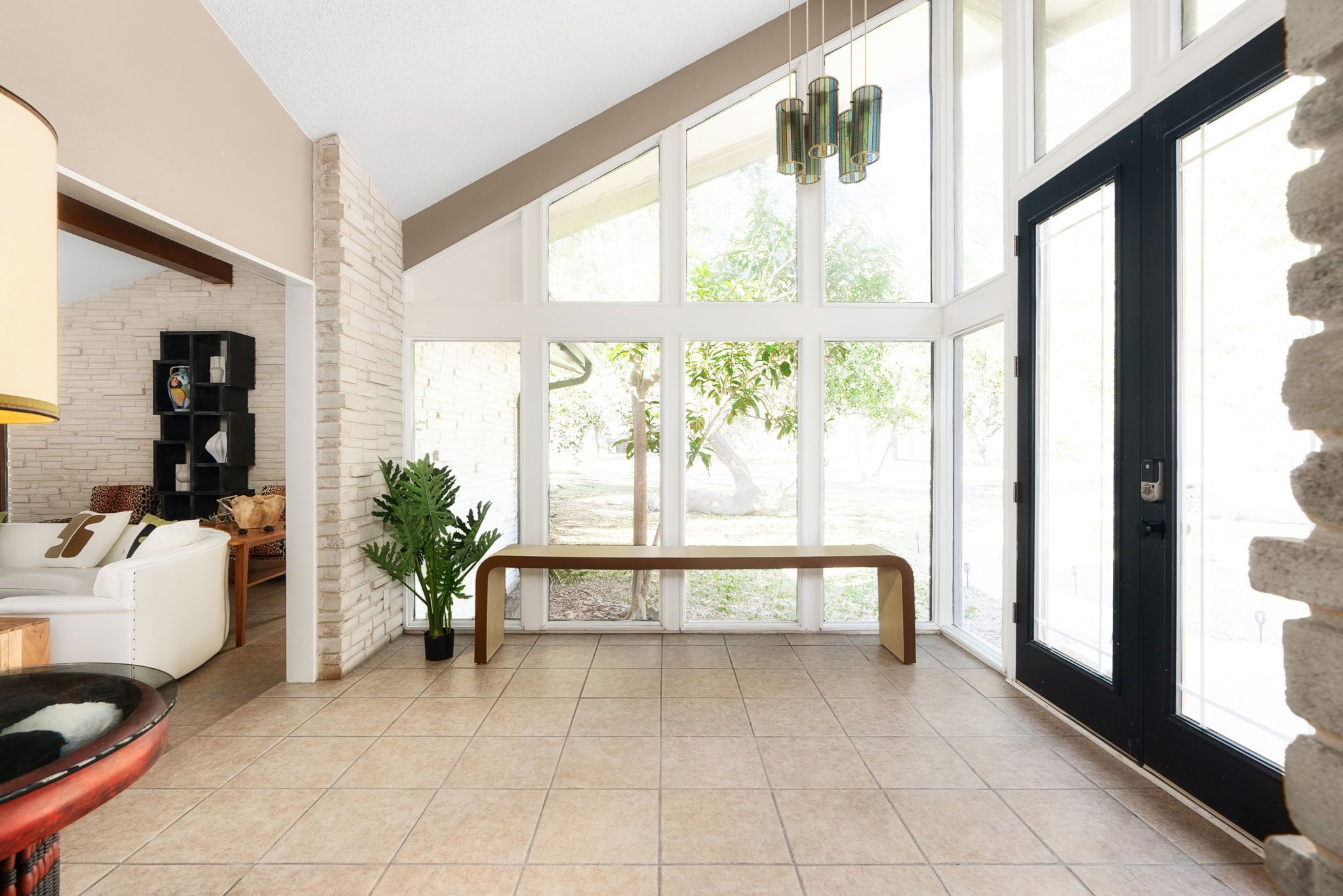 المنشأة من الداخل