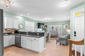 Interior - Sunny Days Beach House (Surfside Beach)
