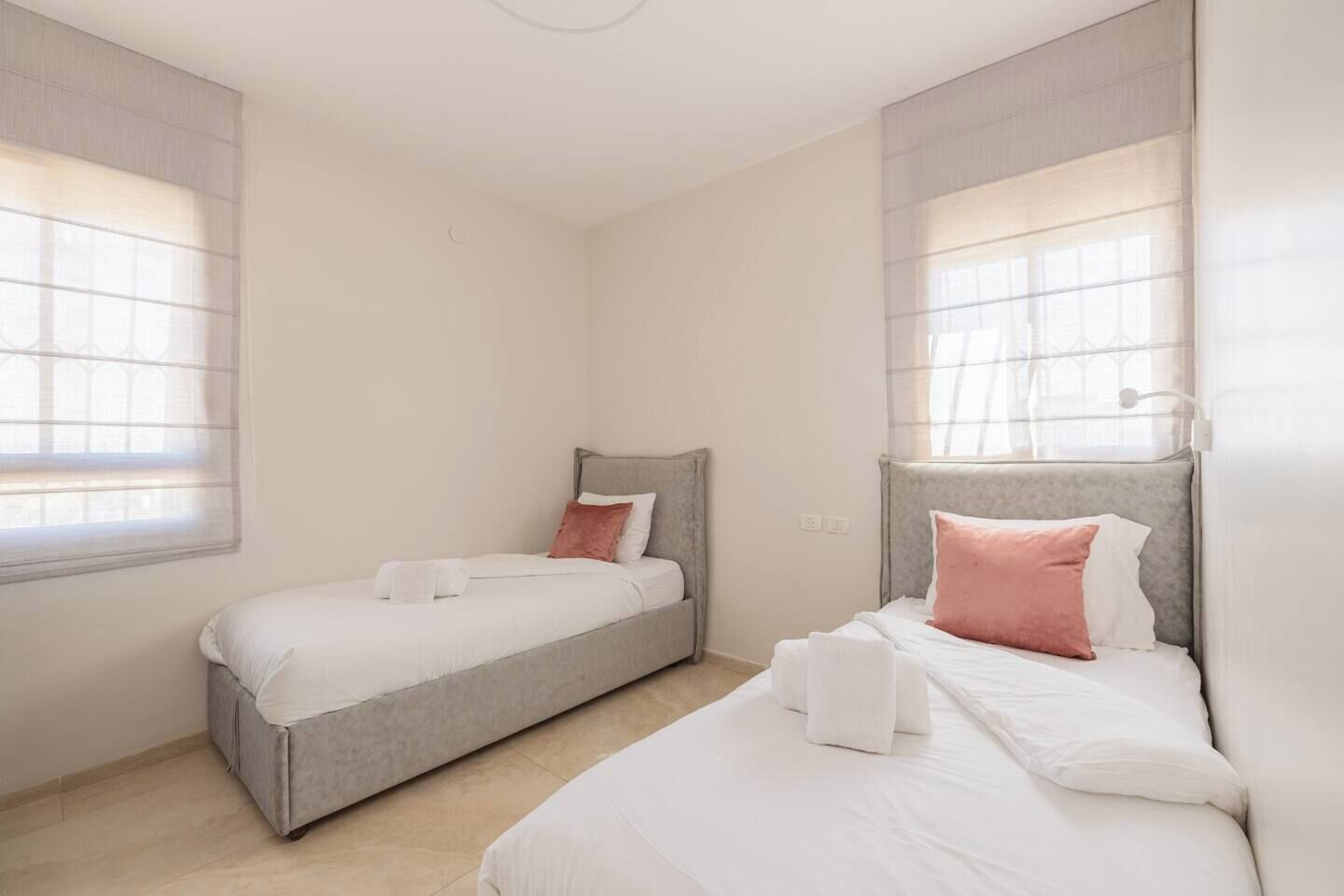 4 bedrooms, iron/ironing board, WiFi (free), bed sheets