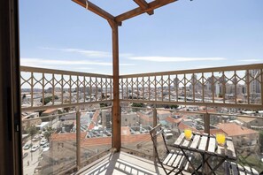 Unclassified image, 5 of 17, button - 4 BR Apartment in Sarei Israel Blvd (w/ safe room) (Jerusalem)