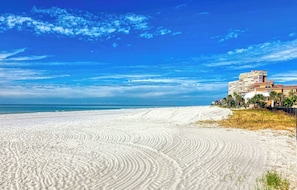 On the beach - Two Bedroom Two Bath Direct Gulf Front Penthouse (Redington Shores)