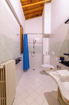 Appartement, 2 slaapkamers | Badkamer