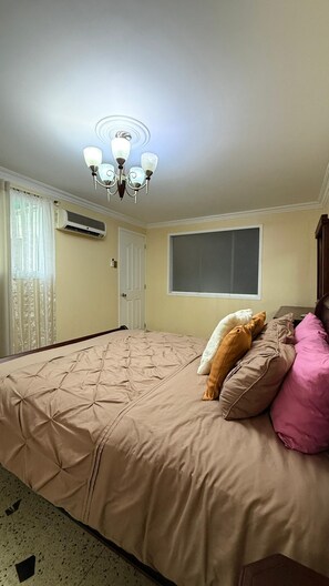2 bedrooms, iron/ironing board, Internet, bed sheets - Cozy 2-bedroom apartment in peaceful Caracas with AC (Caracas)