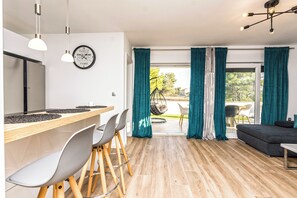 Interior - Villa Memories - Pool, Parking, BBQ, Sleeps 8 (Vir)