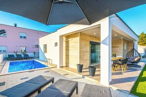 Pool - Villa Memories - Pool, Parking, BBQ, Sleeps 8 (Vir)