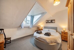 Desk, iron/ironing board, travel cot, WiFi