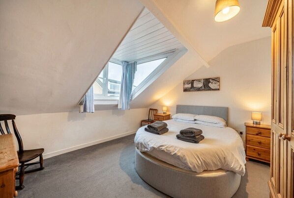 Desk, iron/ironing board, travel crib, WiFi
