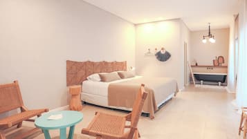 Quarto casal superior, vista para o pátio | Wi-Fi de cortesia