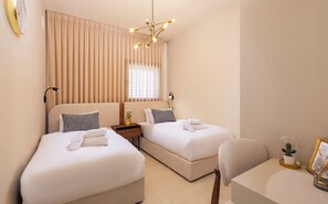 1 bedroom, WiFi, bed sheets - 1 BR Apartment in Savyoney Tower (Jerusalem)