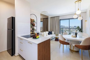 Dining - 1 BR Apartment in Savyoney Tower (w/ safe room) (Jerusalem)