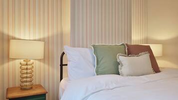 Työpöytä, silitysrauta/-lauta, vauvan matkasänky, ilmainen Wi-Fi