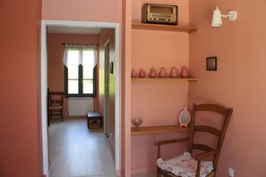 Interior - Pierre de Lomagne Room with Shared Pool (Castéra-Bouzet)