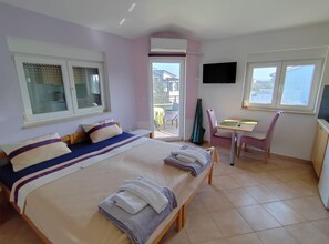 Studio ((A1) Studio Apartment with Terrace) | 9 slaapkamers