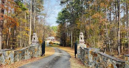 Lioncrest Estate | Pickleball • Cinema • Near RDU • 5-Acres