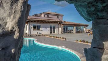 Seasonal outdoor pool