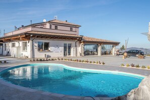 Seasonal outdoor pool - Tenuta Giave (Campania)