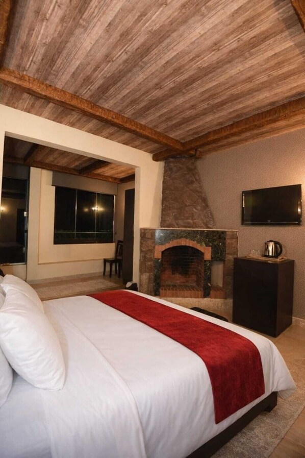 Desk - C SHELL HOTEL (Beirut)