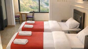 Family Triple Room, Mountain View