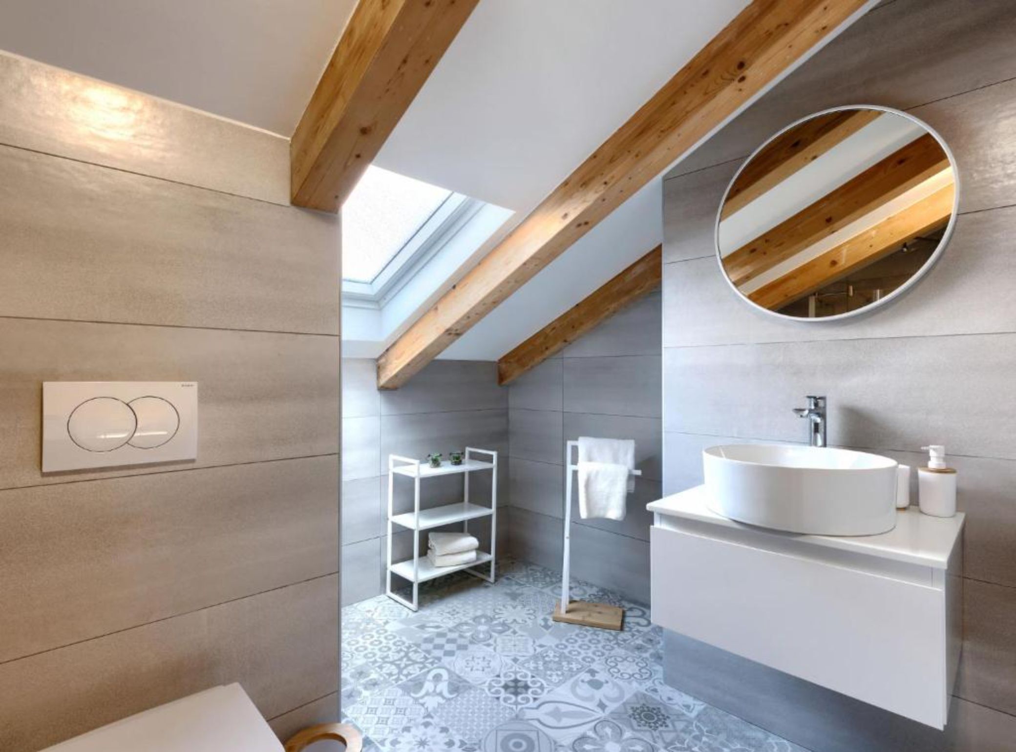 Apartment (Duplex Apartment with Sea View) | Bathroom | Shower, towels