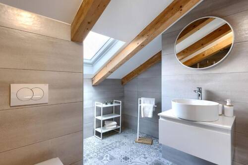 Apartament (Duplex Apartment with Sea View) | Bany | Dutxa i tovalloles
