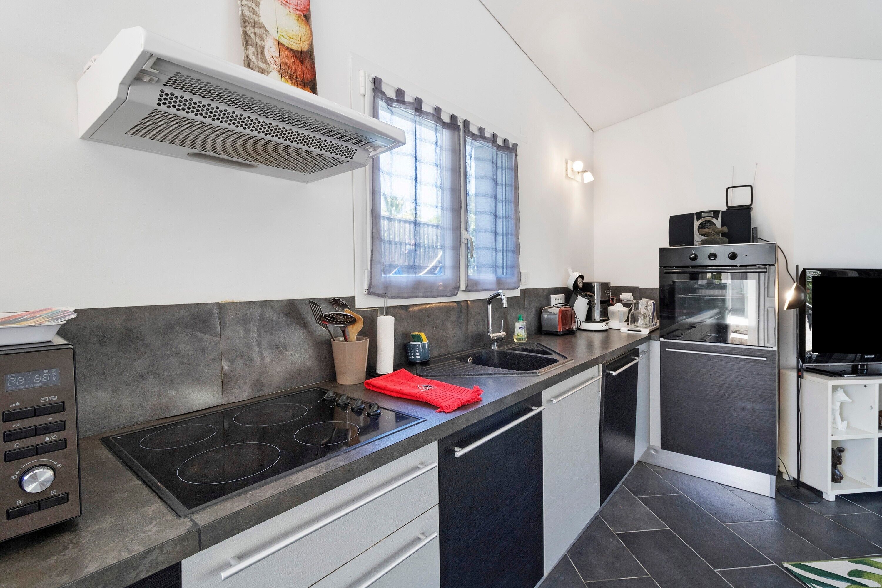 Refrigerador, microondas, horno, placa de cocina