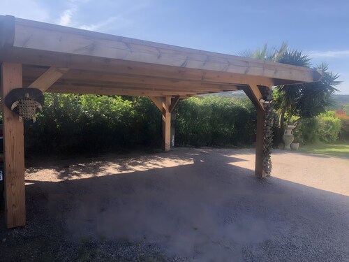 Le Pape – Guest Room with Sea View, Wi-Fi, and Air Conditioning