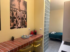 Apartment (1 Bedroom) | Private kitchen | Microwave, espresso maker, electric kettle - Atelier 12 (Milan)