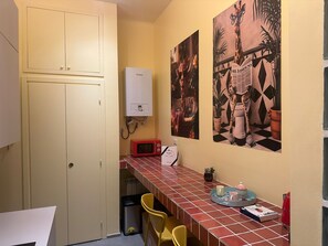 Apartment (1 Bedroom) | Private kitchen | Microwave, espresso maker, electric kettle - Atelier 12 (Milan)