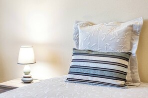 3 bedrooms, iron/ironing board, free WiFi, bed sheets - Casa Cor de Rosa, V3 with heated pool (Alvor)