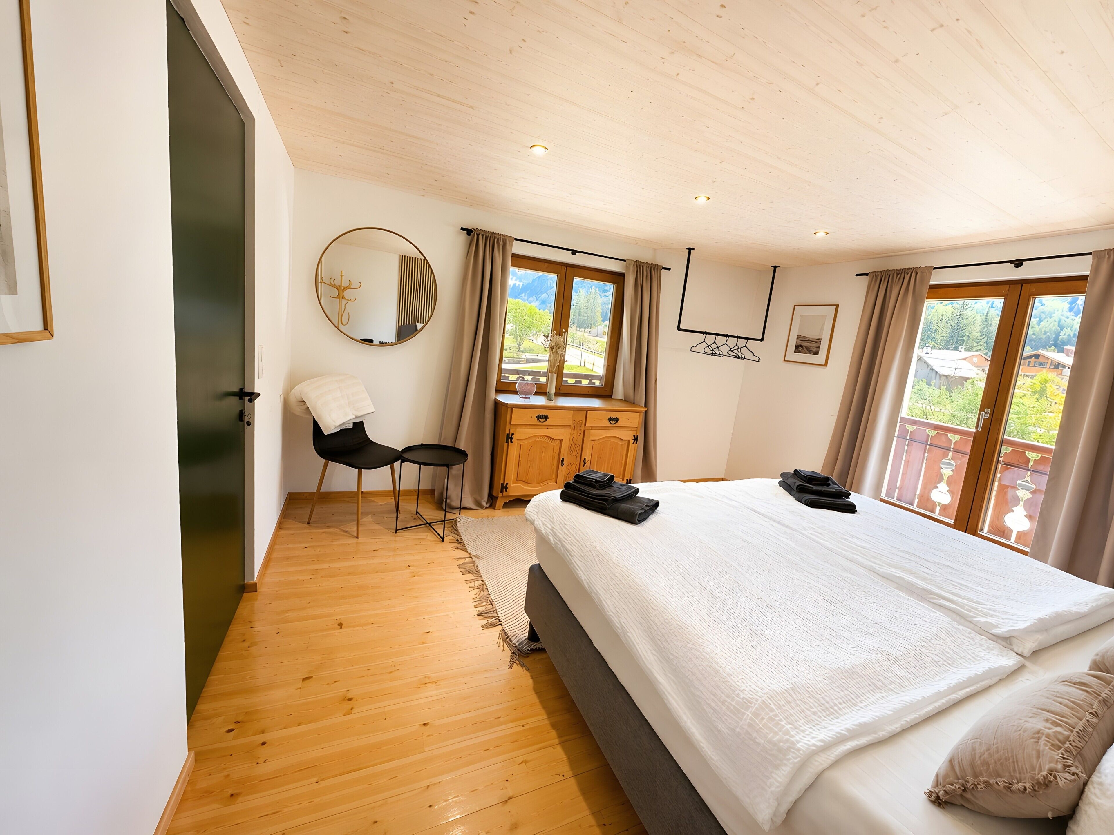 2 chambres, fer et planche à repasser, Wi-Fi, draps fournis