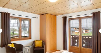 Apartment “Wälderblick” with Mountain Views, Shared Terrace and Wi-Fi