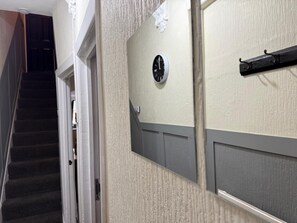 Interior - Beautiful Victoria Bay Fronted property (Cardiff)