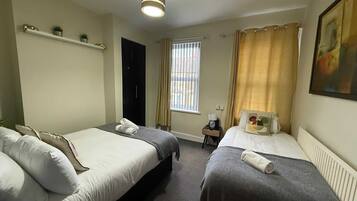 3 bedrooms, bed sheets