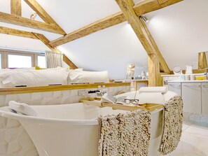 4 bedrooms, iron/ironing board, WiFi, bed sheets - South Downs Stay - Houghton -  a cottage that sleeps 8 guests  in 4 bedrooms (Houghton)