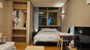 1 bedroom, desk, iron/ironing board, free WiFi