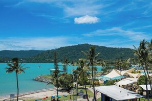 On the beach - Broadwater Breeze (Airlie Beach)