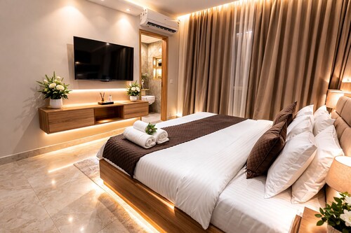 Dreamwood Hotel Near Sec 29 Gurgaon 