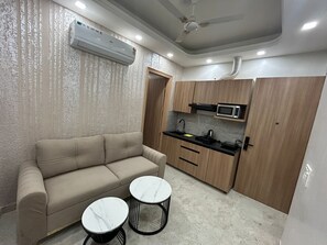 TV, printers - Dreamwood Hotel Near Sec 29 Gurgaon  (Gurugram)