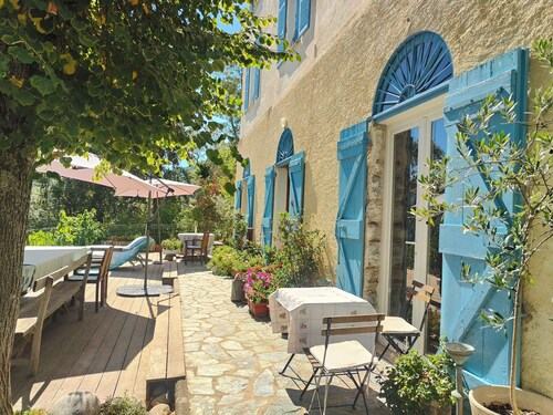 Appartement Monte d'Oro, La Villa Bleue, maison de maître au centre de la Corse,