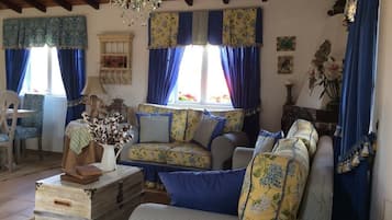 Casa, 3 habitaciones, con acceso para personas discapacitadas, vista al jardín | Sala de estar