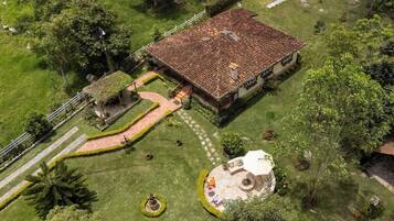 Casa, 3 habitaciones, con acceso para personas discapacitadas, vista al jardín | Exterior