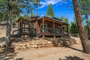 Exterior - The Front Porch| Mountain Retreat, Starry Nights (Orderville)