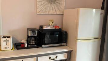 Room, 2 Bedrooms, Private Pool, Garden View | Interior